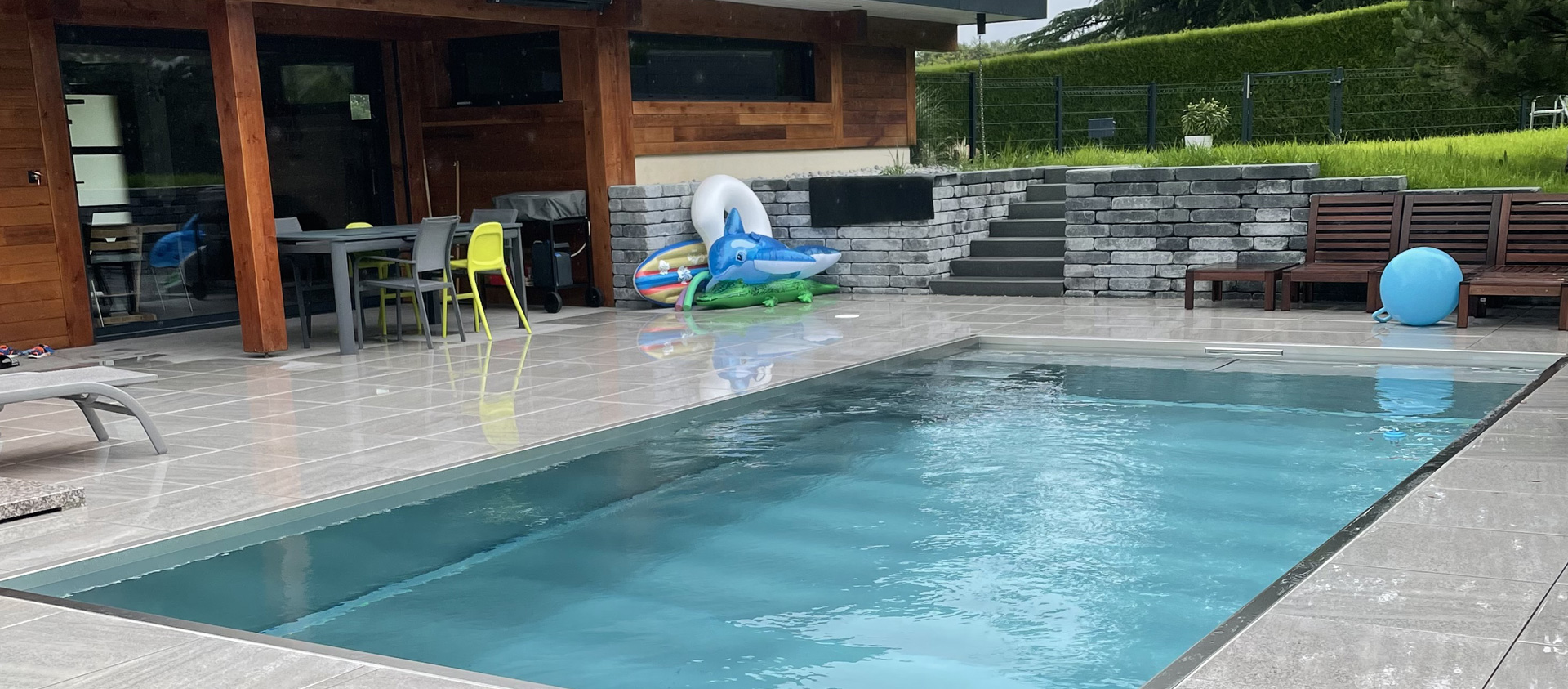 maison famille piscine inox
